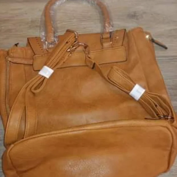 Backpack - Picture 4 of 4